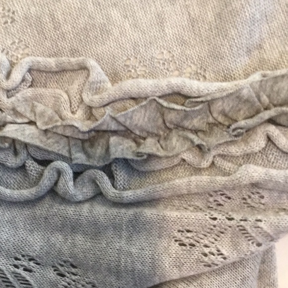 Women’s Sweater - Picture 3 of 5